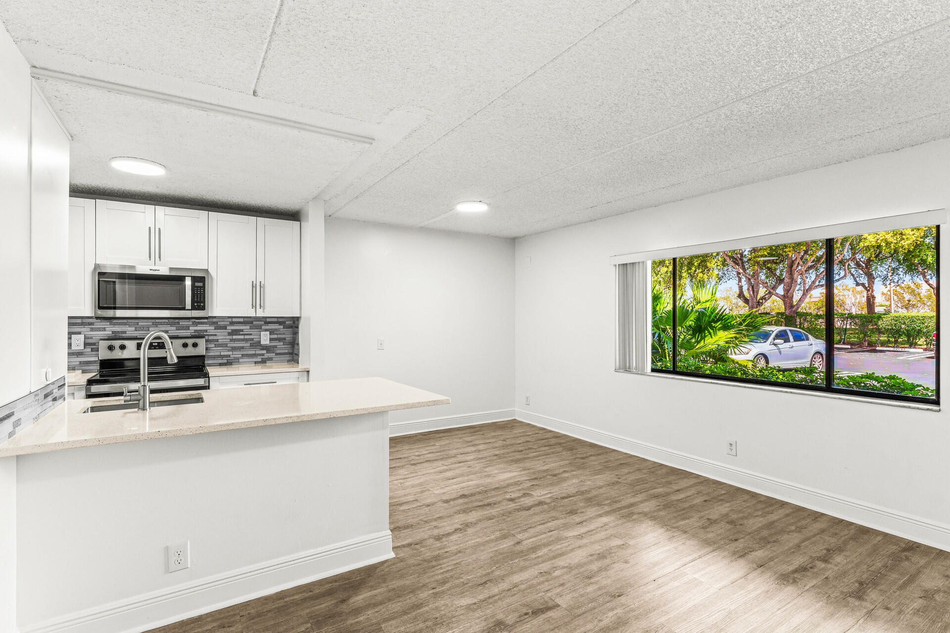 MEADOWS ON THE GREEN COND - Residential