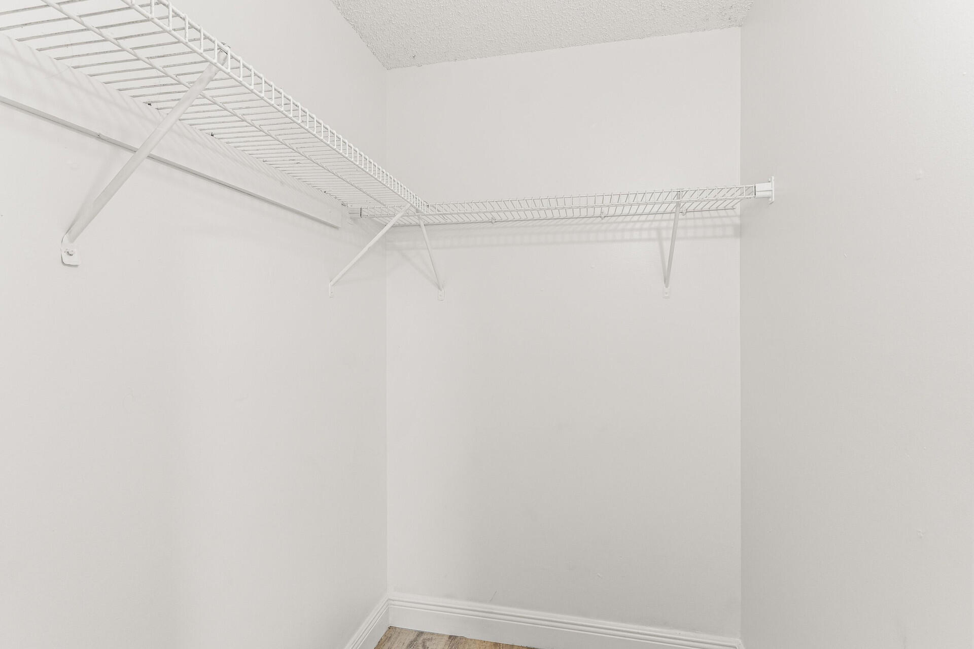 MEADOWS ON THE GREEN COND - Residential