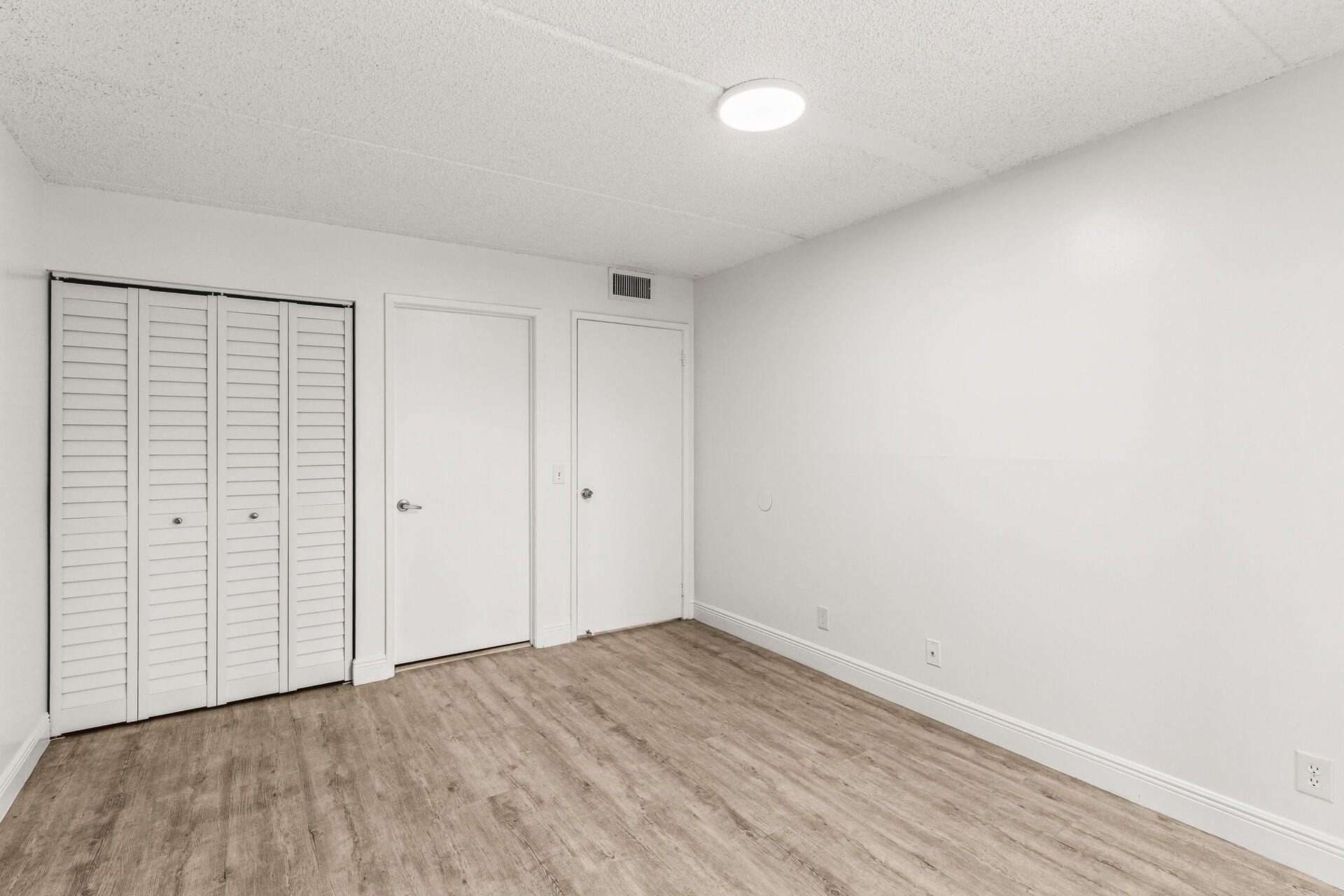 MEADOWS ON THE GREEN COND - Residential