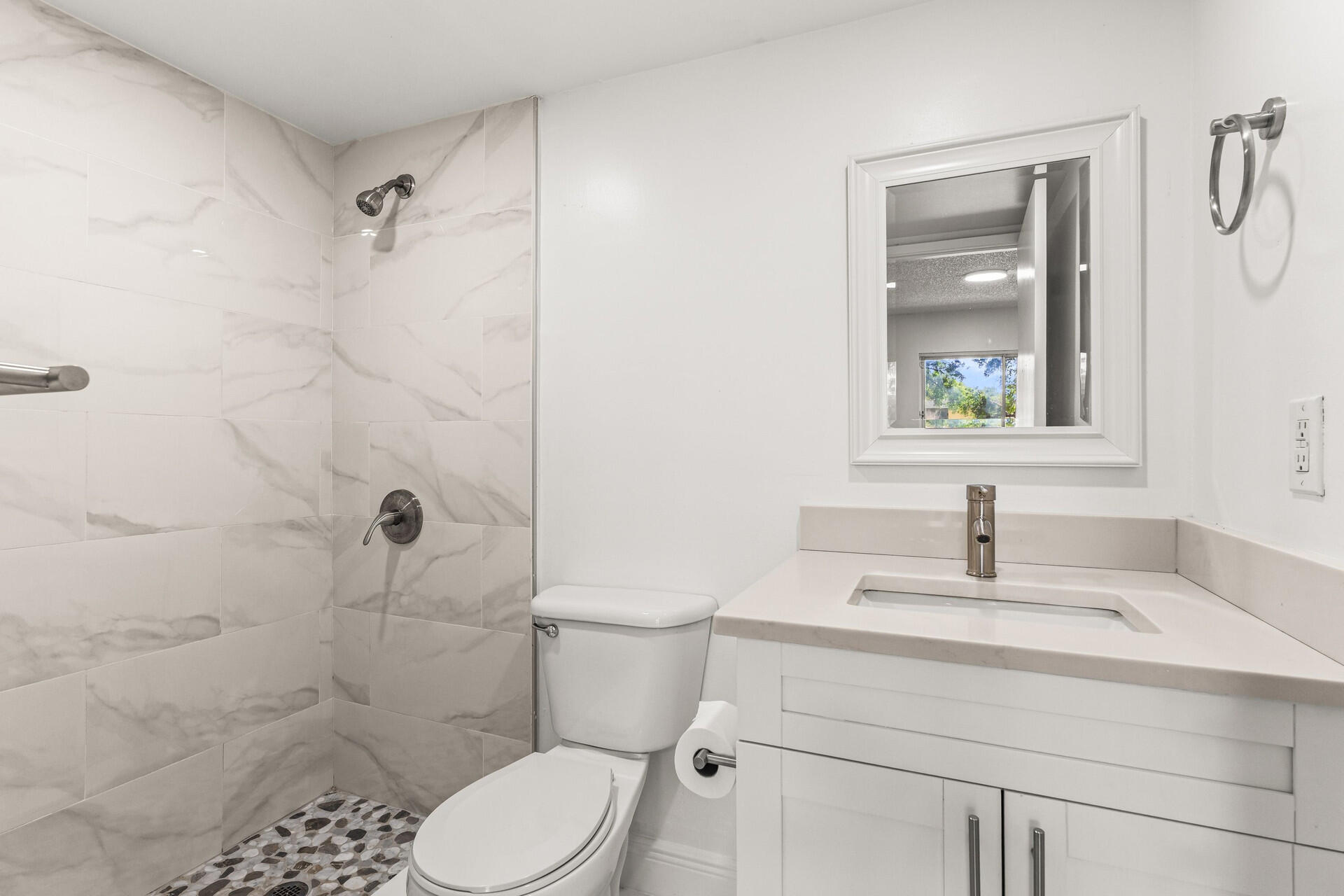 MEADOWS ON THE GREEN COND - Residential