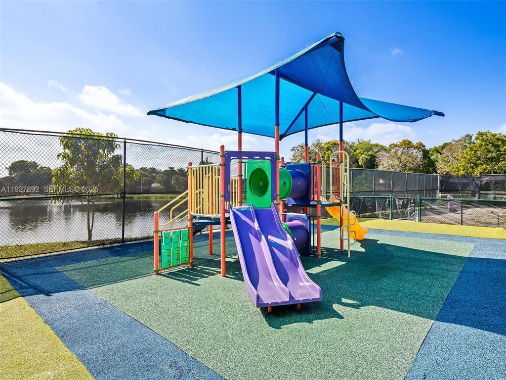 LAKEVIEW HOMES - Residential