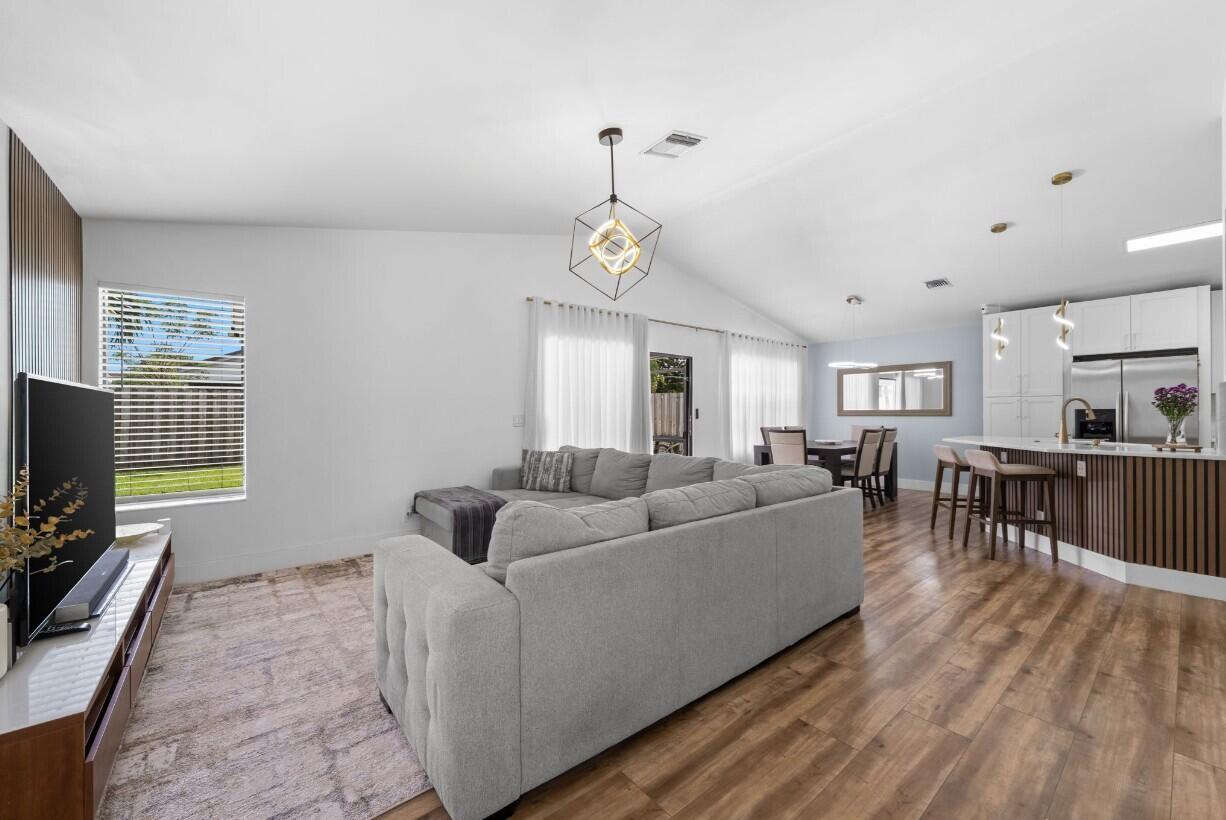 LAKEVIEW HOMES - Residential