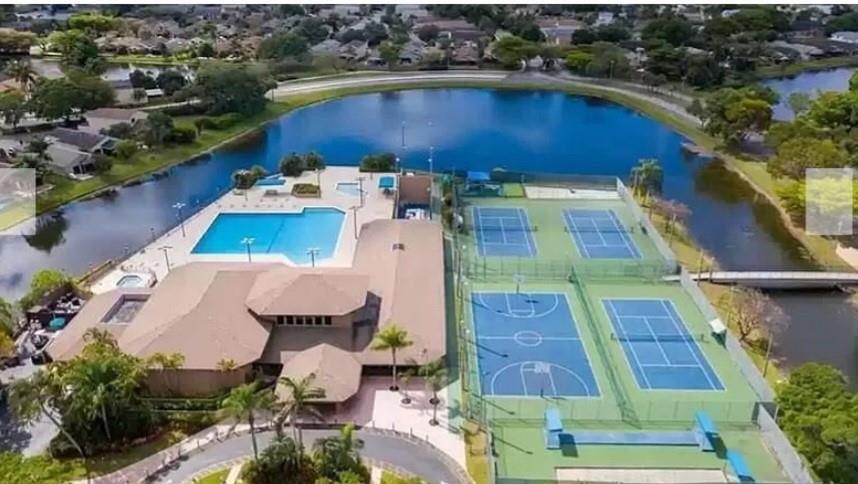 LAKEVIEW HOMES - Residential