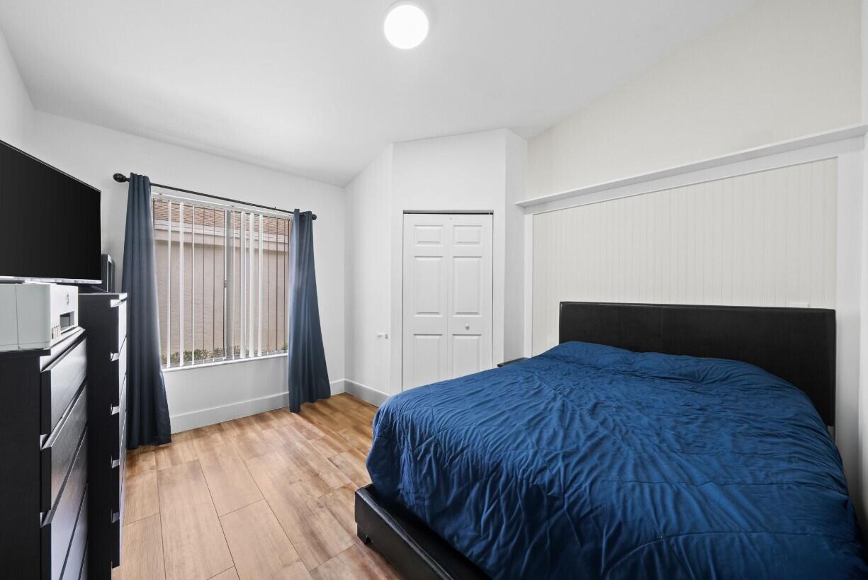LAKEVIEW HOMES - Residential