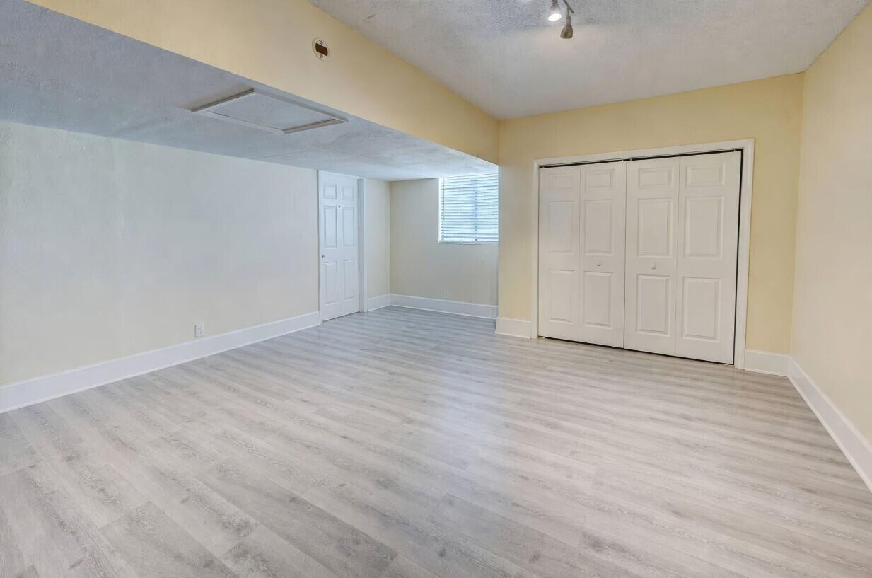 LAKEVIEW HOMES - Residential