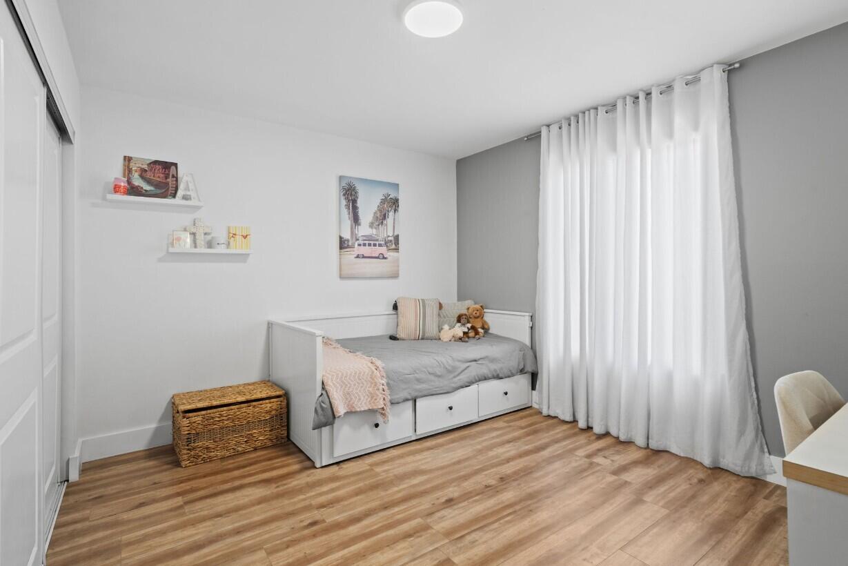 LAKEVIEW HOMES - Residential