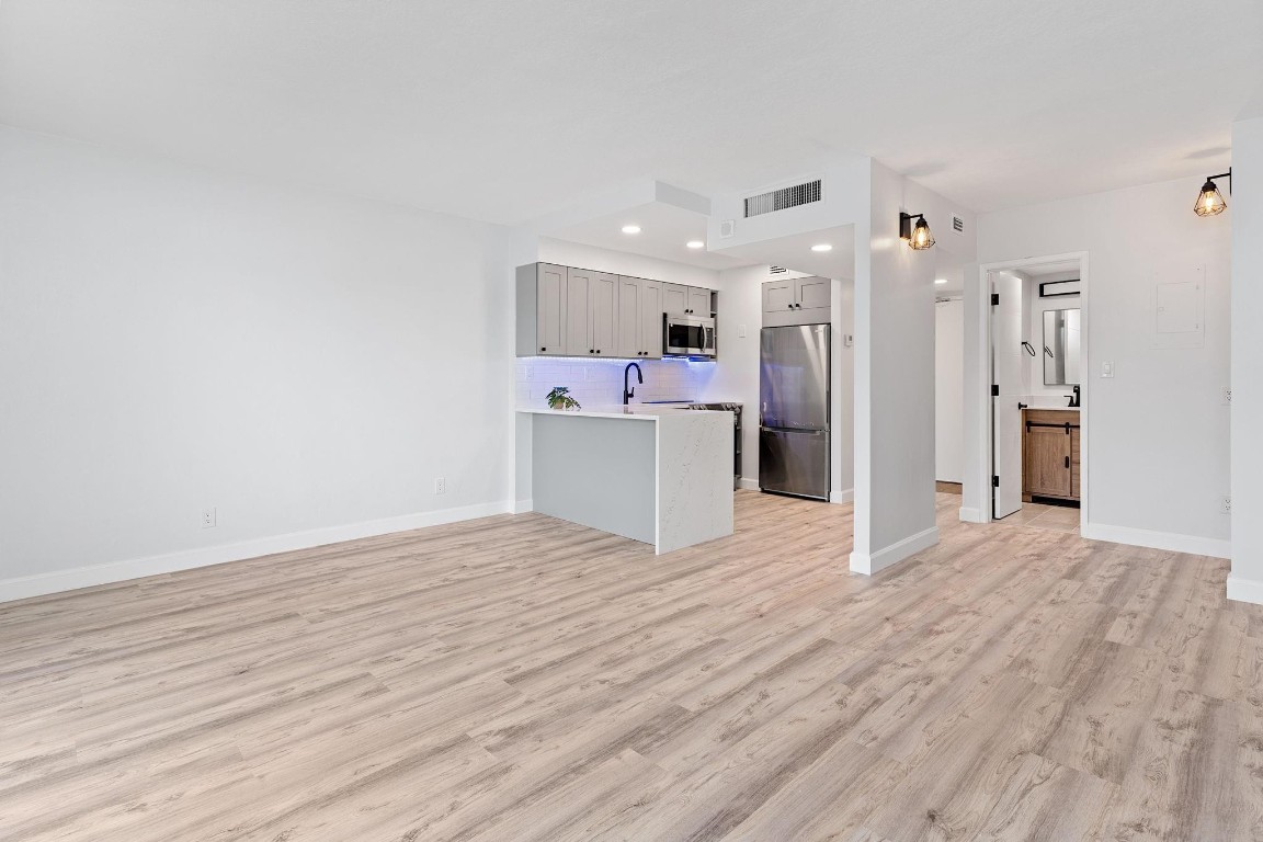 2900 NE 30th Street 5D