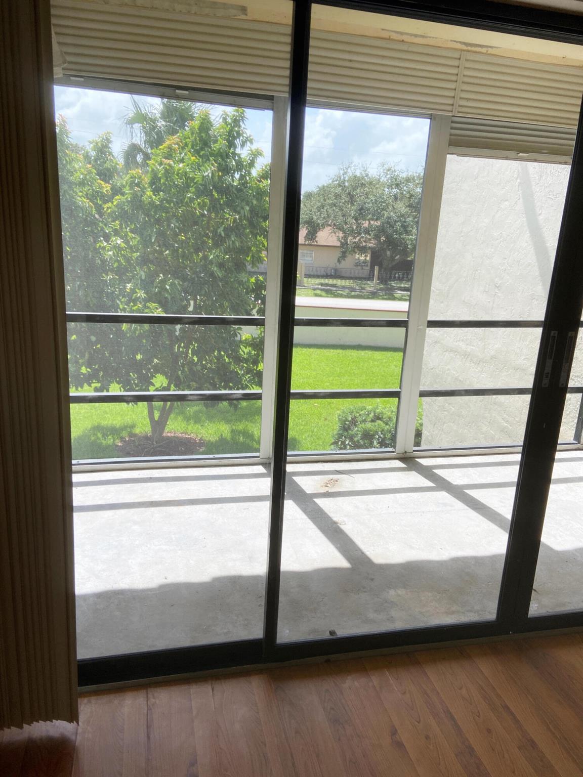 ISLAND HOUSE CONDOMINIUM - Residential