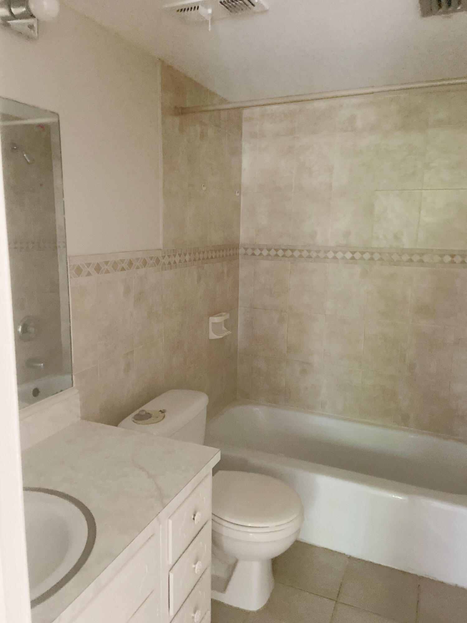 ISLAND HOUSE CONDOMINIUM - Residential