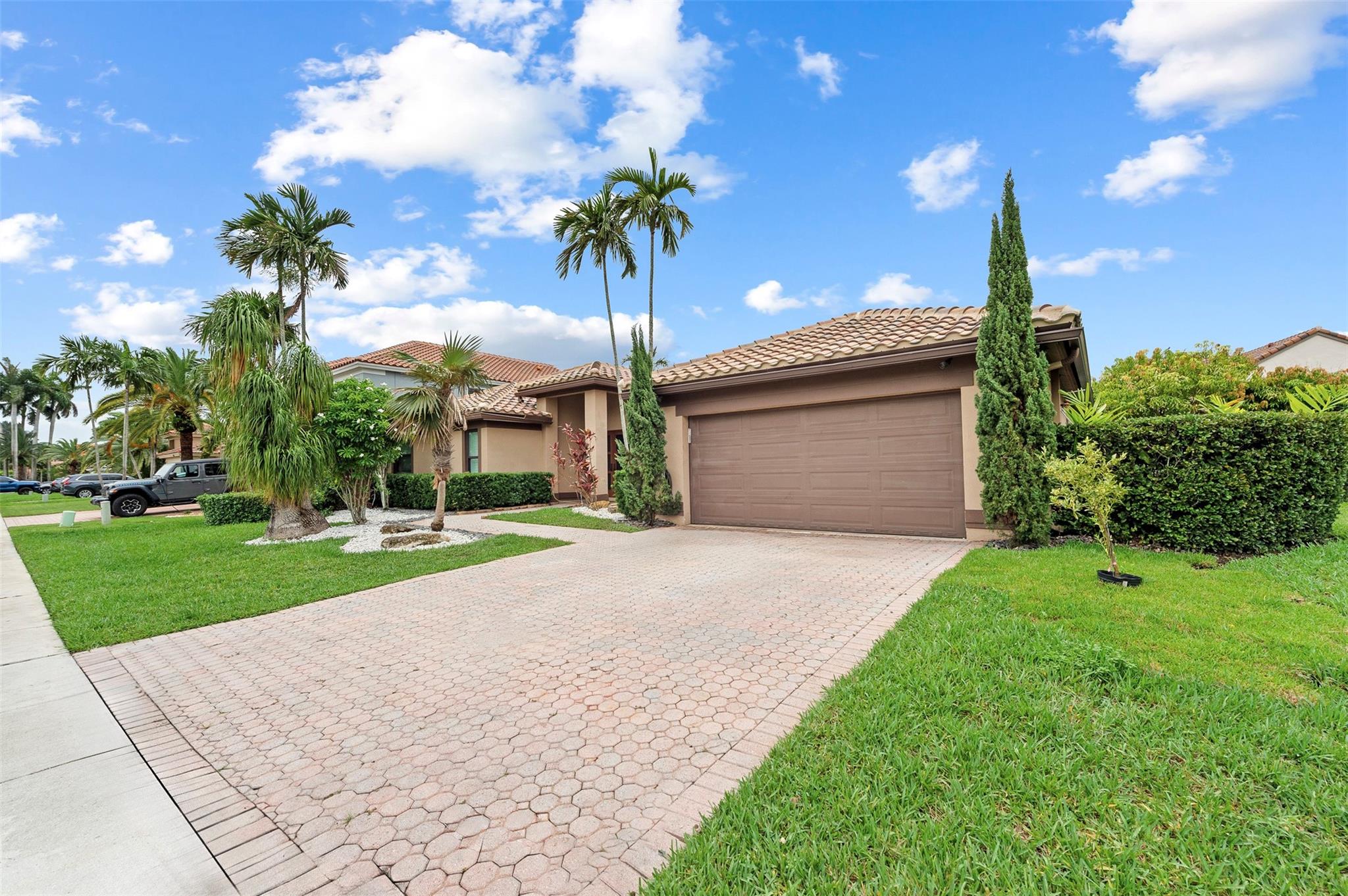 1123 NW 195th Ave