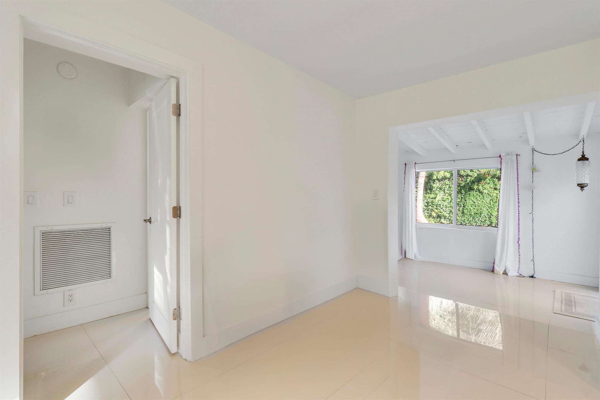 Village of North Palm Bea - Residential