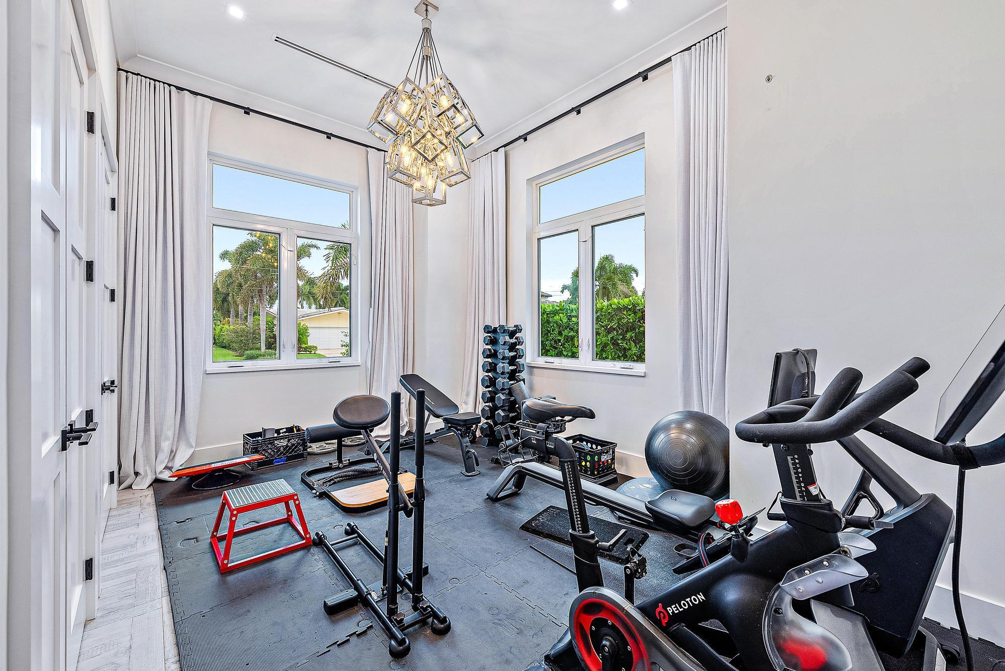 NORTH PALM BEACH VILLAGE - Residential