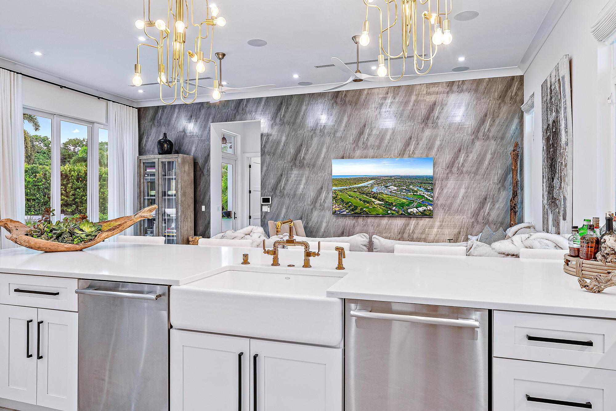 NORTH PALM BEACH VILLAGE - Residential