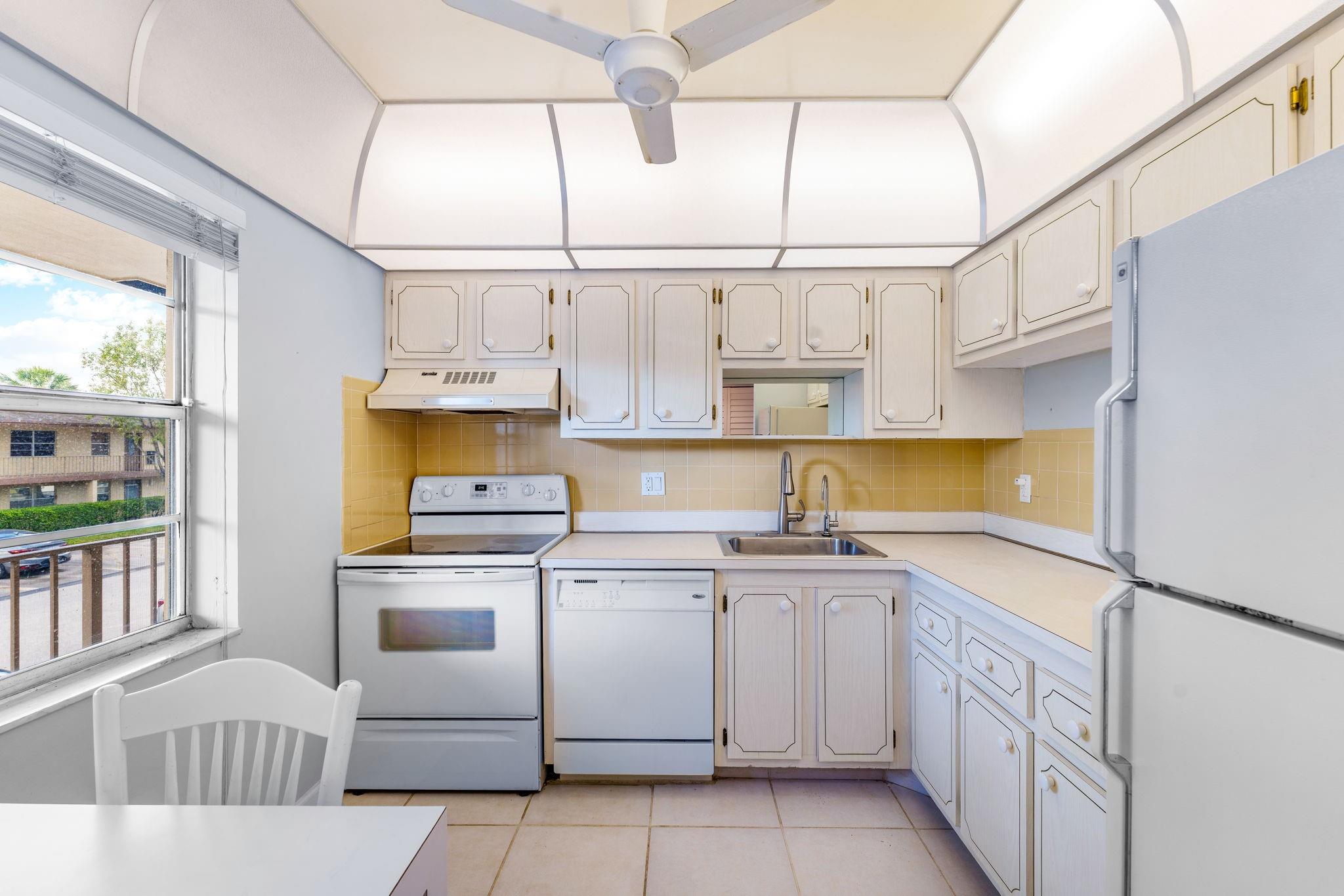 View photos, virtual tours, details... 7360 NW 1st St 206