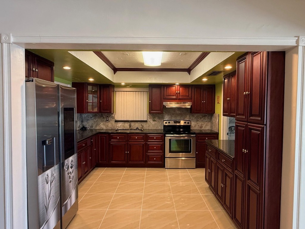 PASADENA LAKES - Residential