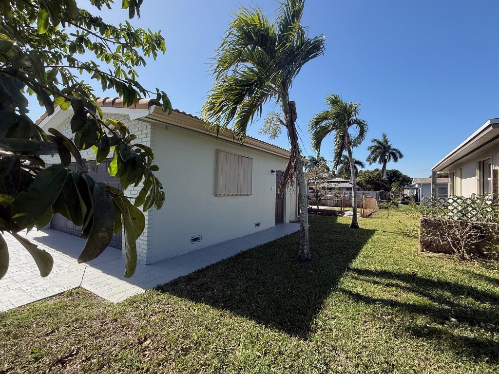 PASADENA LAKES - Residential