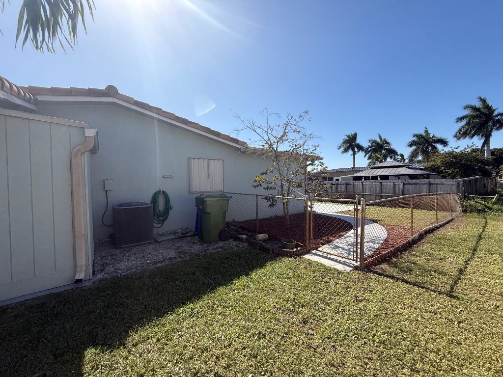 PASADENA LAKES - Residential