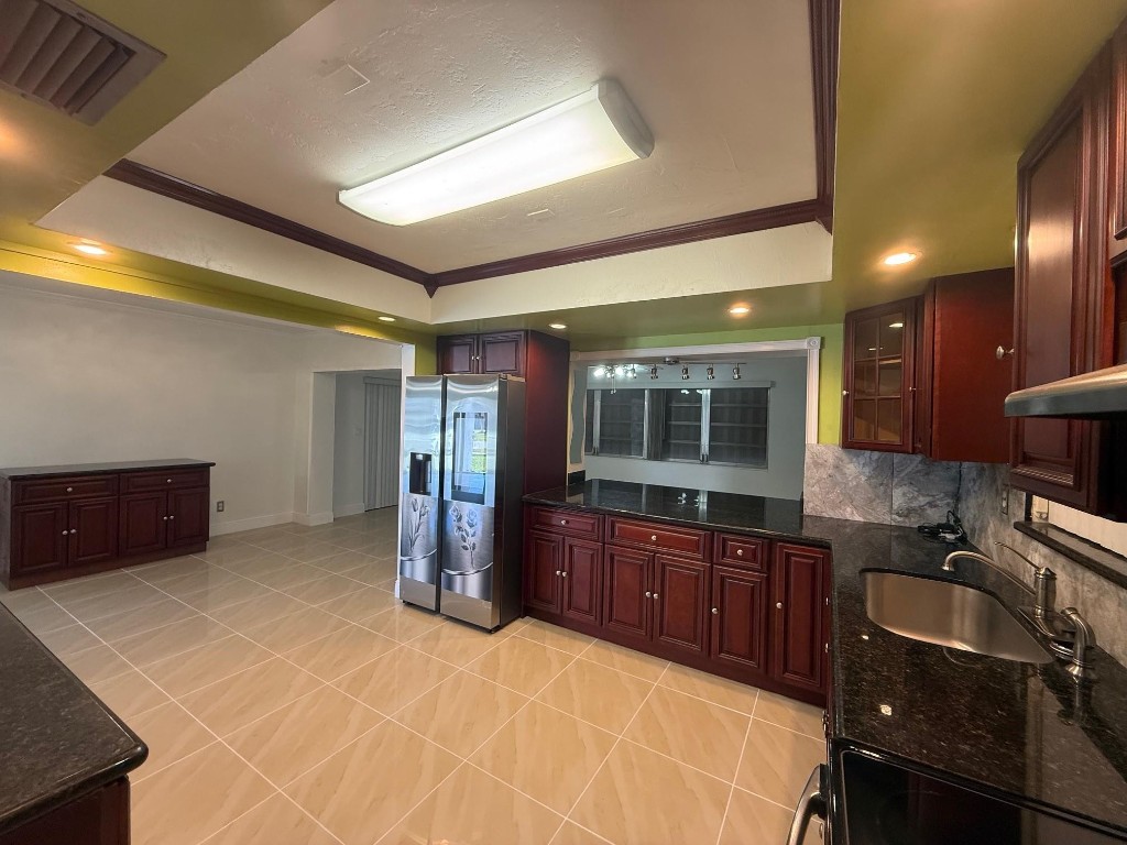 PASADENA LAKES - Residential