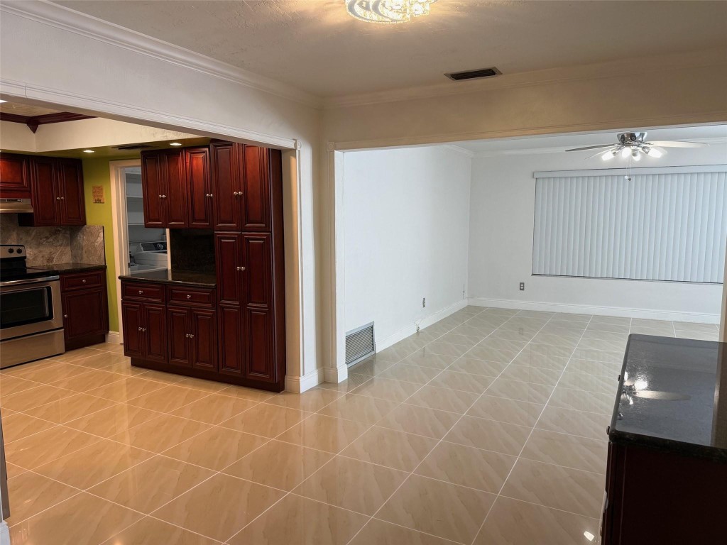 PASADENA LAKES - Residential