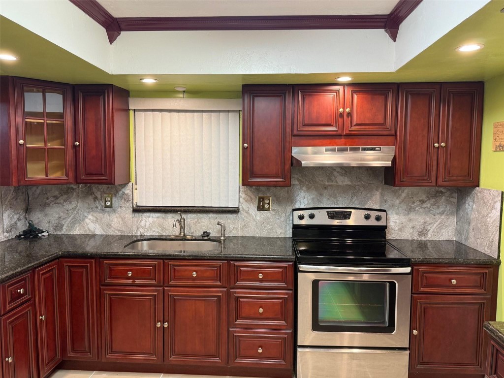 PASADENA LAKES - Residential