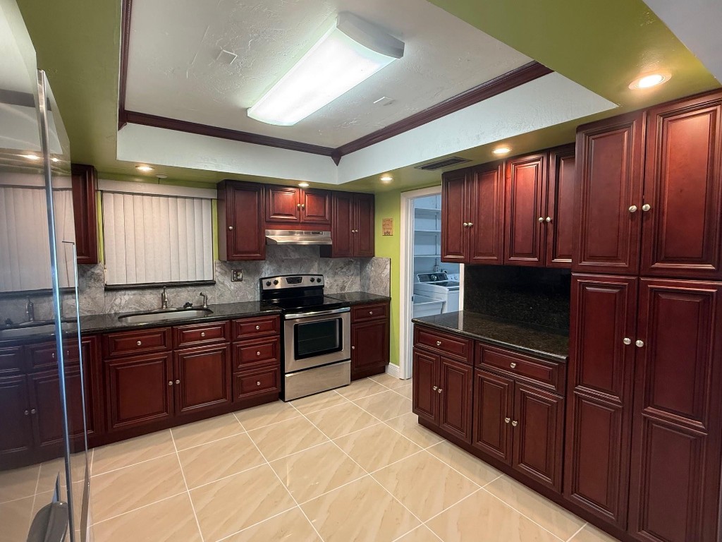 PASADENA LAKES - Residential