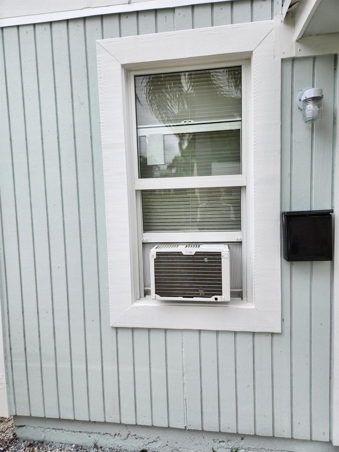 LAKE WORTH TOWN OF - Residential Lease