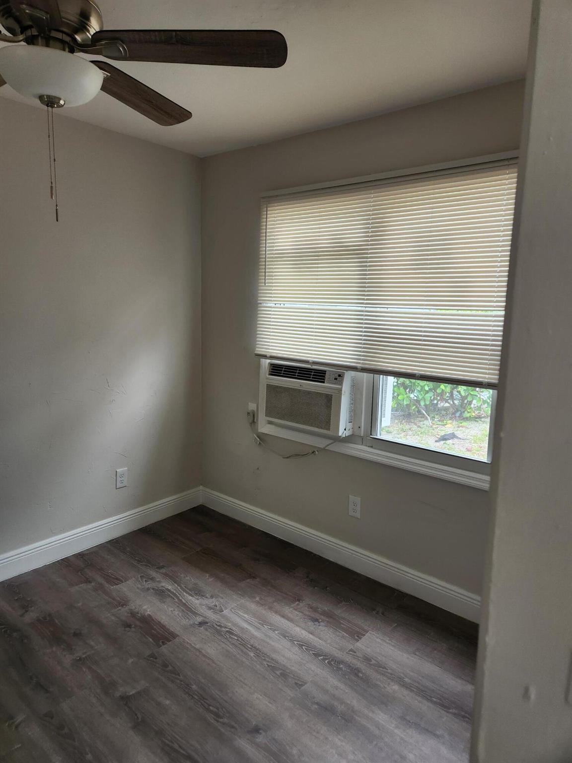 LAKE WORTH TOWN OF - Residential Lease