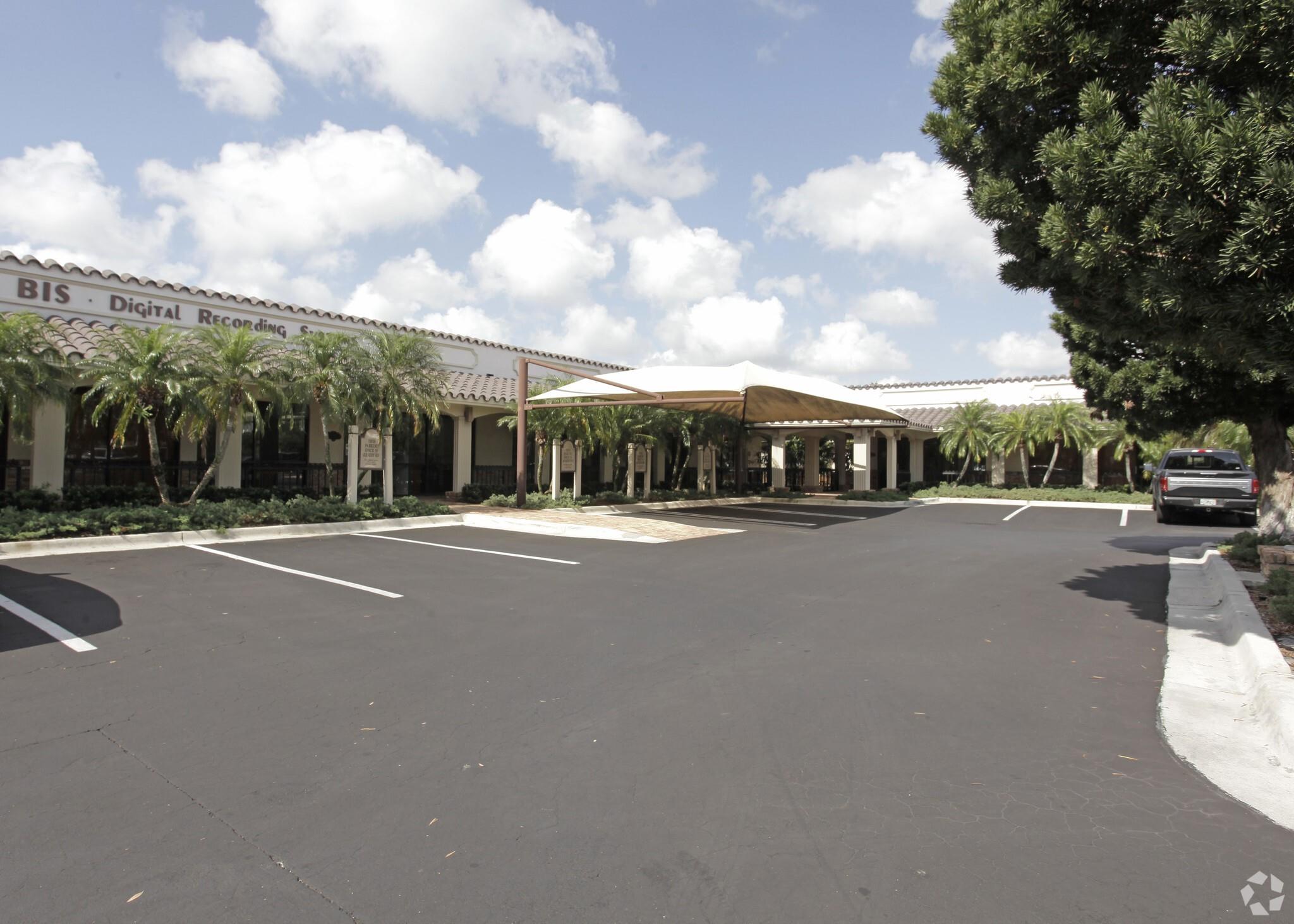 Meticulously maintained Garden-Style office complex with Lots of natural light thru front/side floor-to-ceiling windows. Ideal location convenient to major restaurants and banking facilities. Near the Cypress Creek office submarket. Class “A” build-out with high-end amenities restrooms and kitchenette. Property has abundant Parking with “Park at Your Front Door” convenience! There are currently three suites available: Suite 100 – 2,213 S.F., Suite 180 – 827 S.F., & Suite 300 – 3,824 S.F.