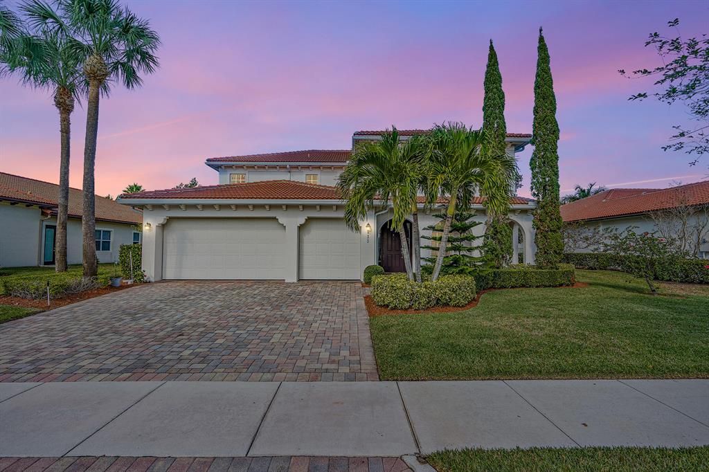 Photo of 111 Manor Circle, Jupiter, FL 33458 (MLS # R10858715)