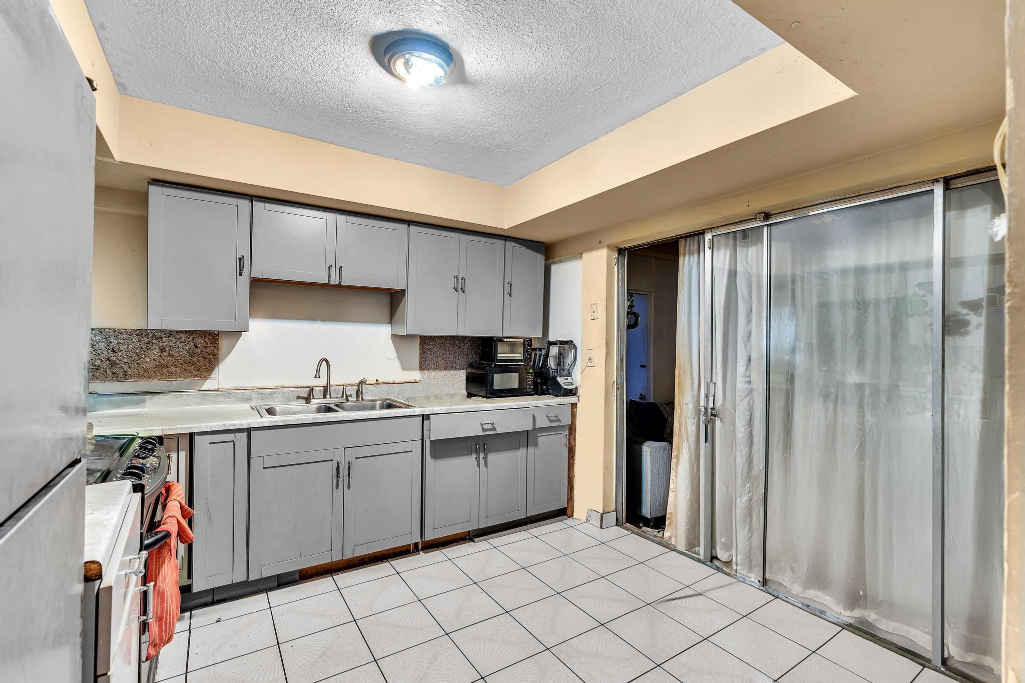 Lauderdale Lakes North Ga - Residential