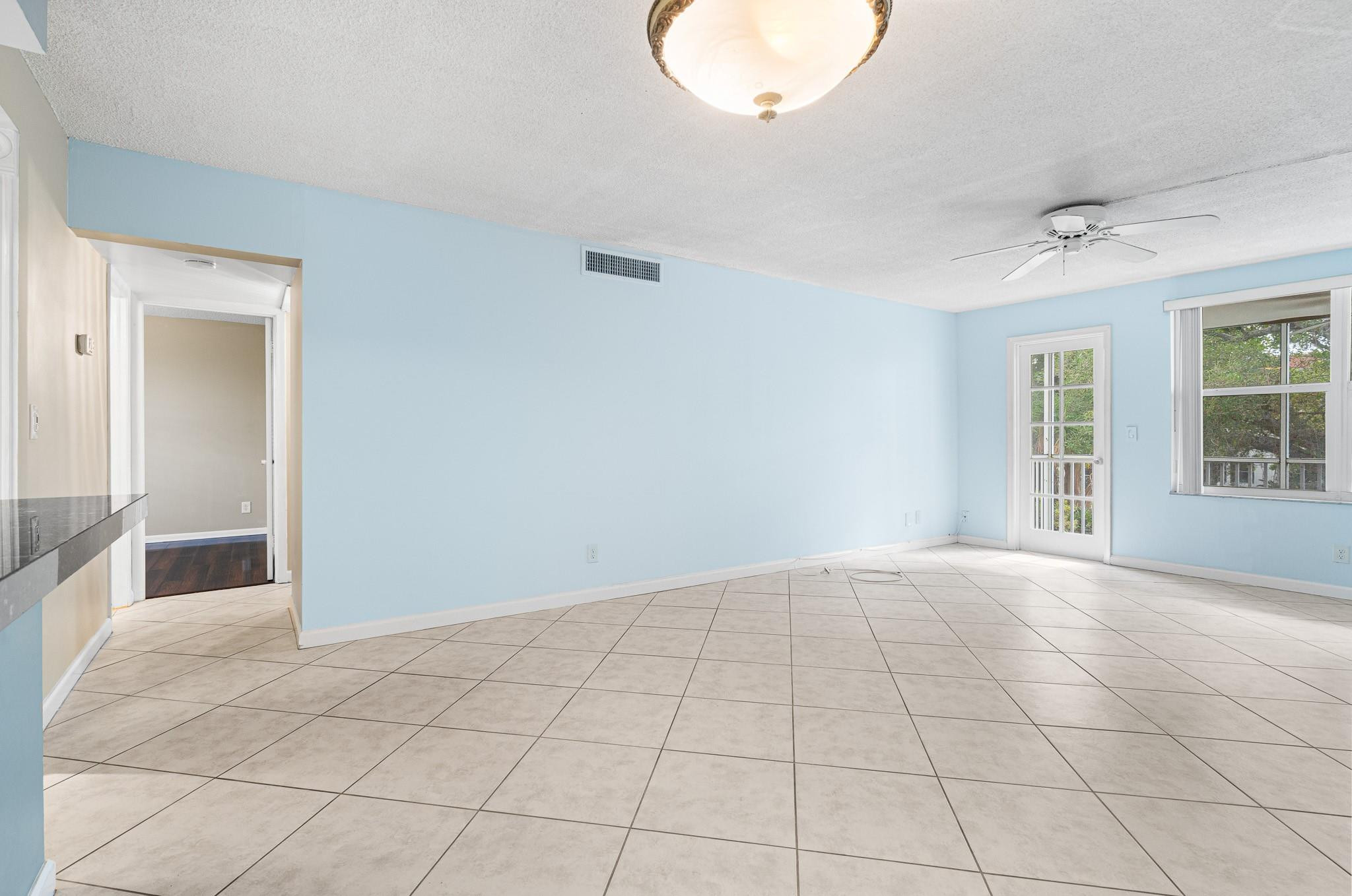 Kings Park Garden Apts Co - Residential Lease