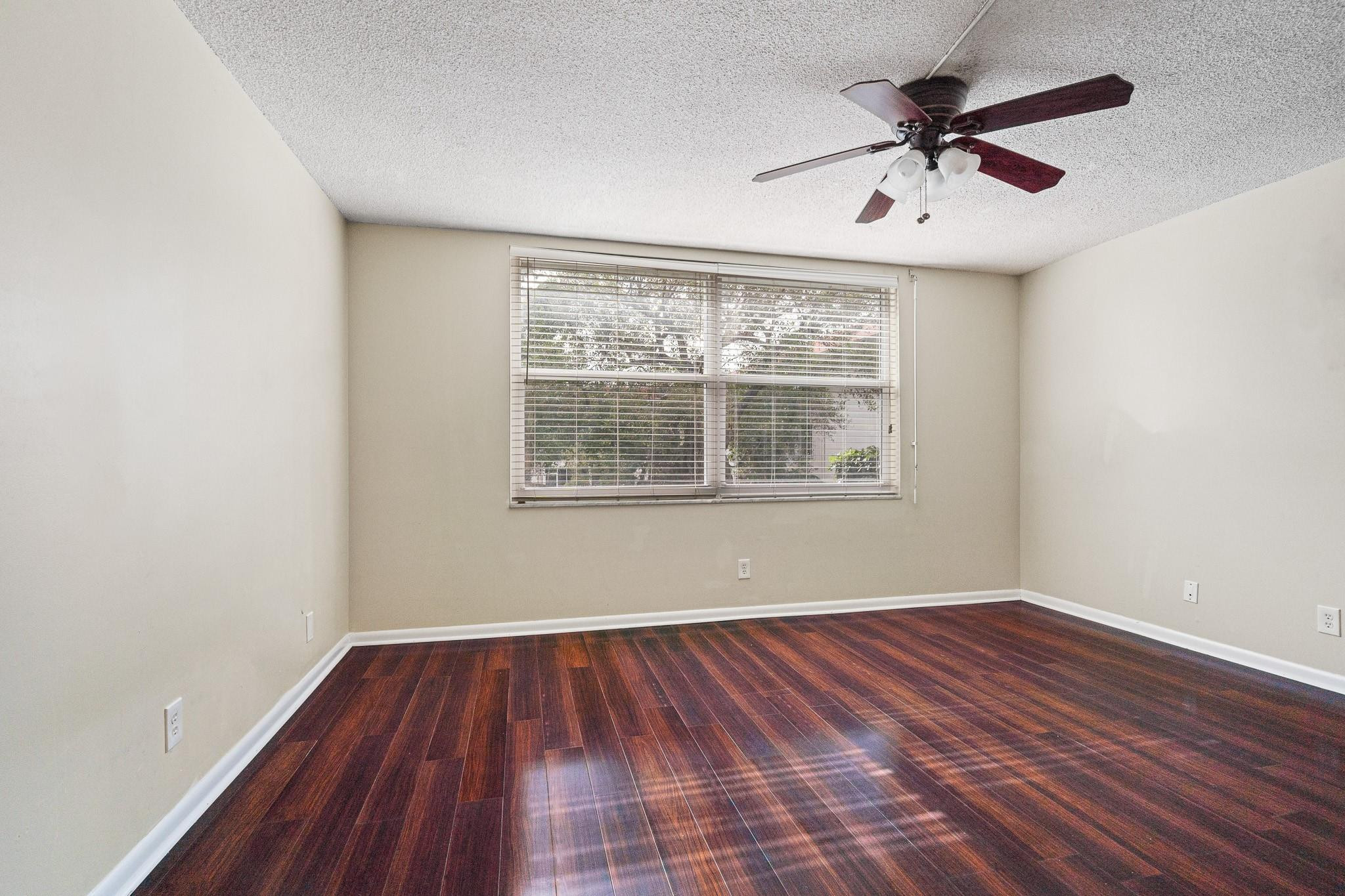 Kings Park Garden Apts Co - Residential Lease