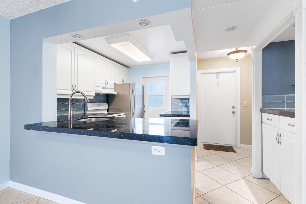 Photo of 4025 N Federal Highway #Apt 223c, Fort Lauderdale, FL 33308 (MLS # B26028865)