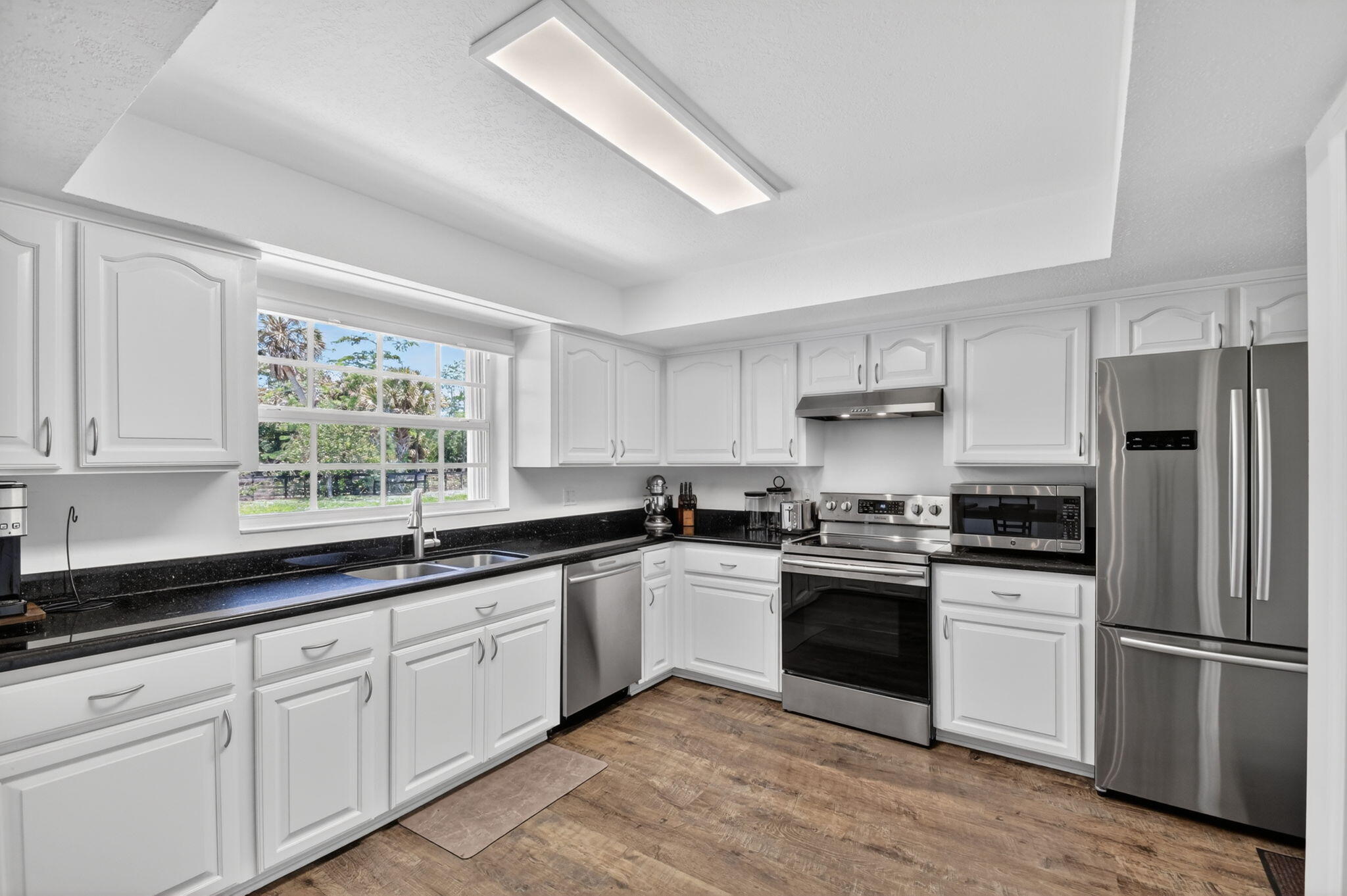 LOXAHATCHEE GROVES - Residential