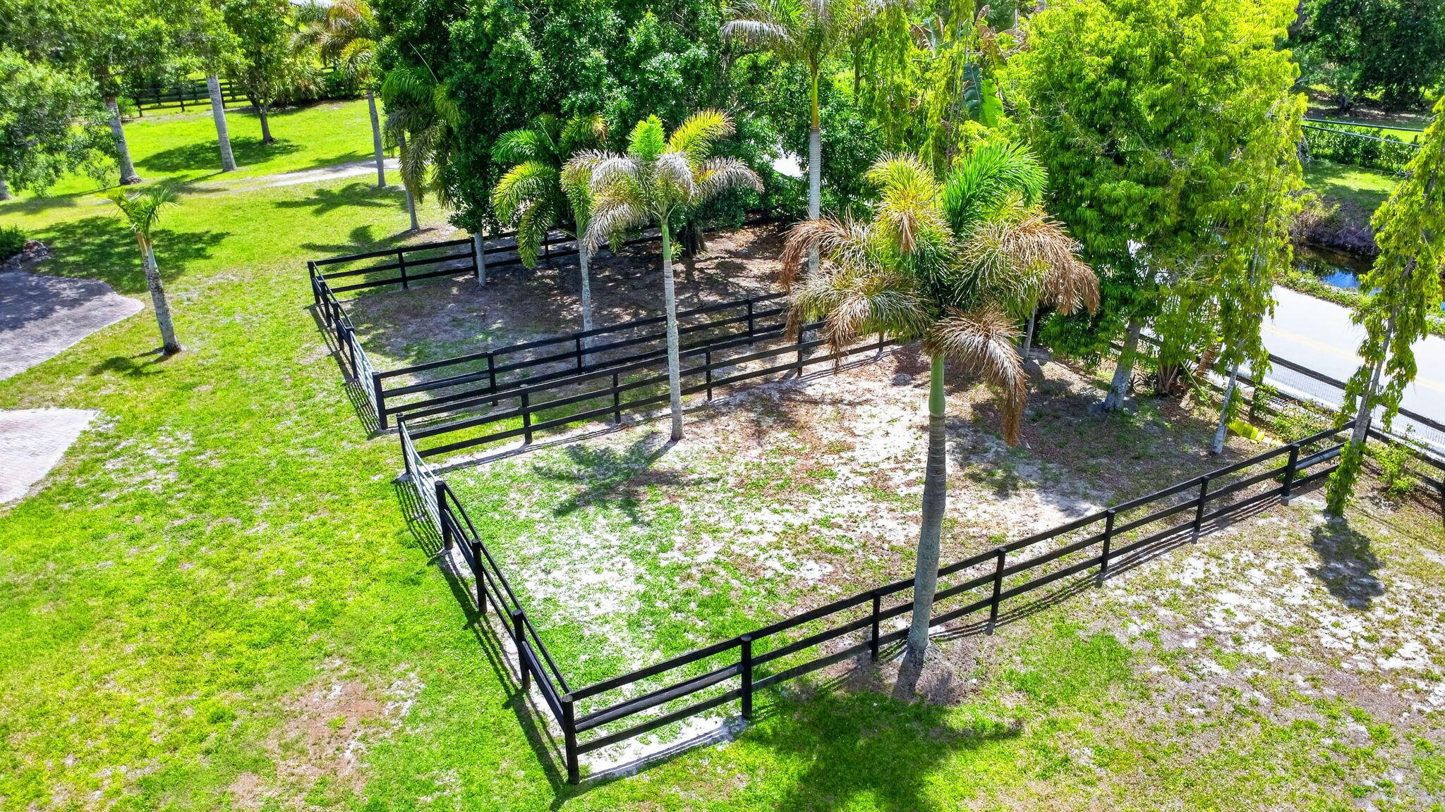 LOXAHATCHEE GROVES - Residential