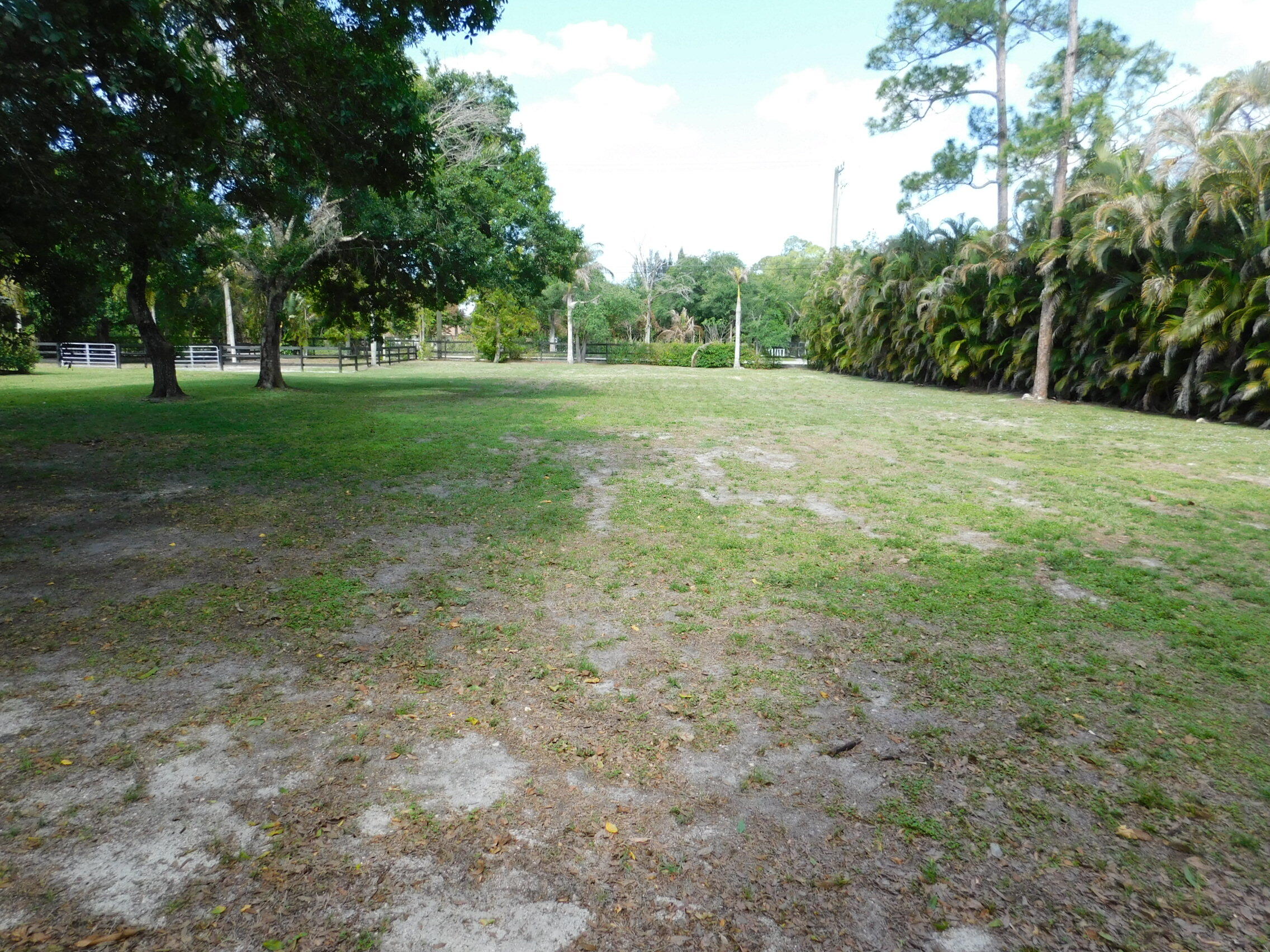 LOXAHATCHEE GROVES - Residential