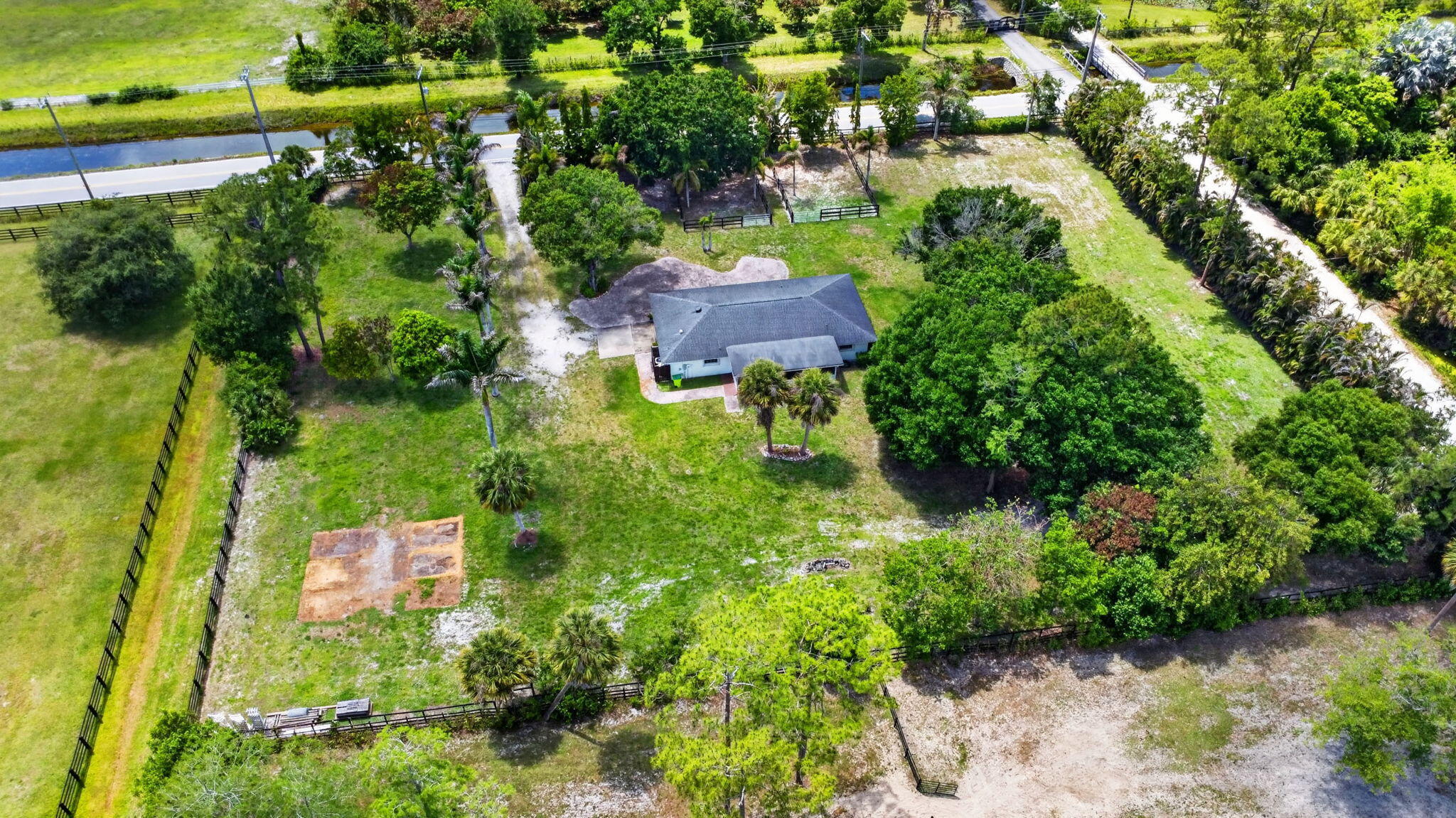 LOXAHATCHEE GROVES - Residential