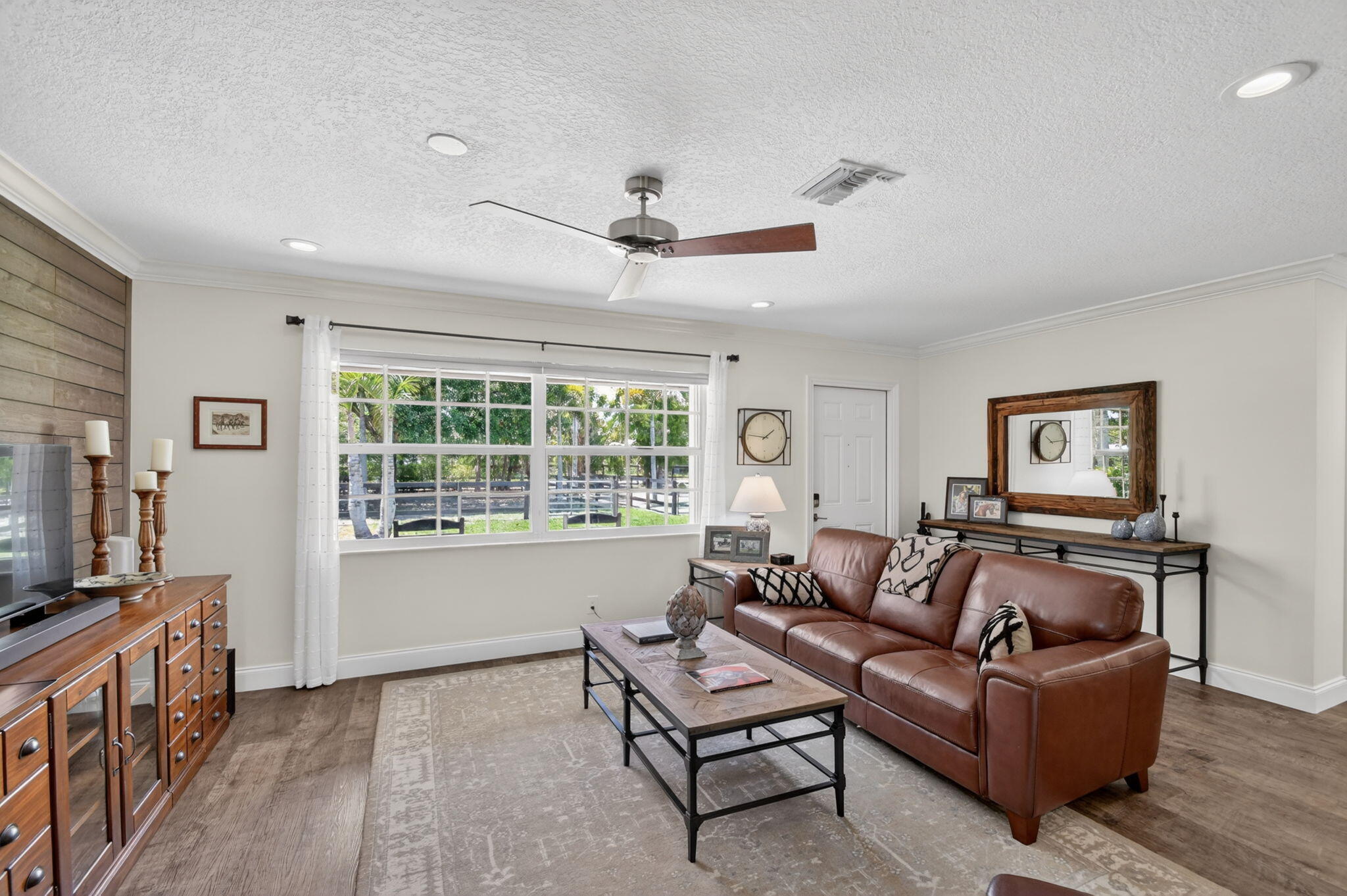 LOXAHATCHEE GROVES - Residential