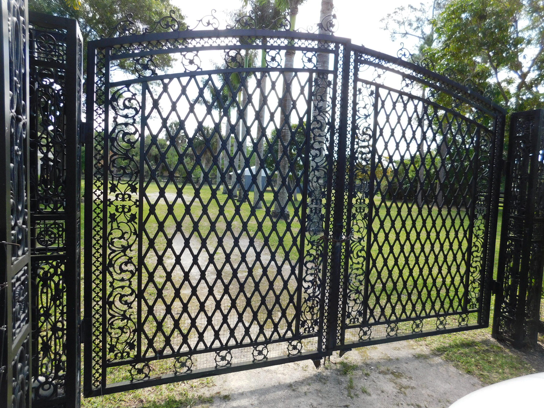 LOXAHATCHEE GROVES - Residential
