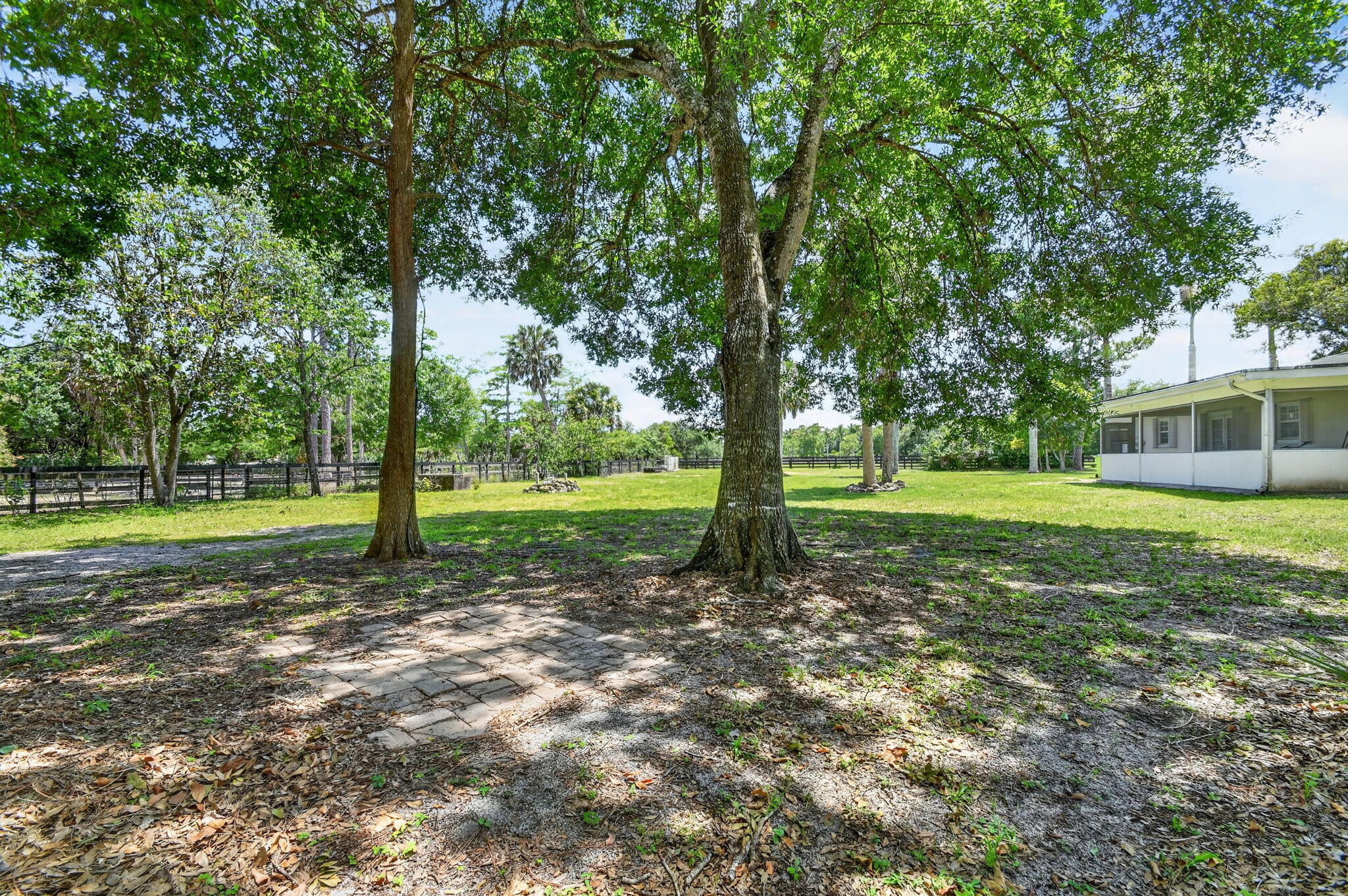 LOXAHATCHEE GROVES - Residential