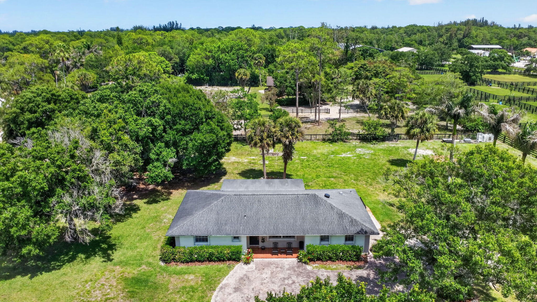 LOXAHATCHEE GROVES - Residential