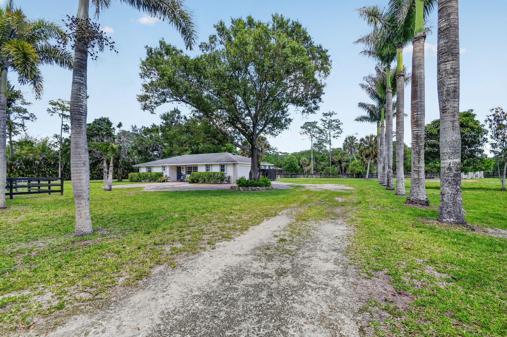 LOXAHATCHEE GROVES - Residential