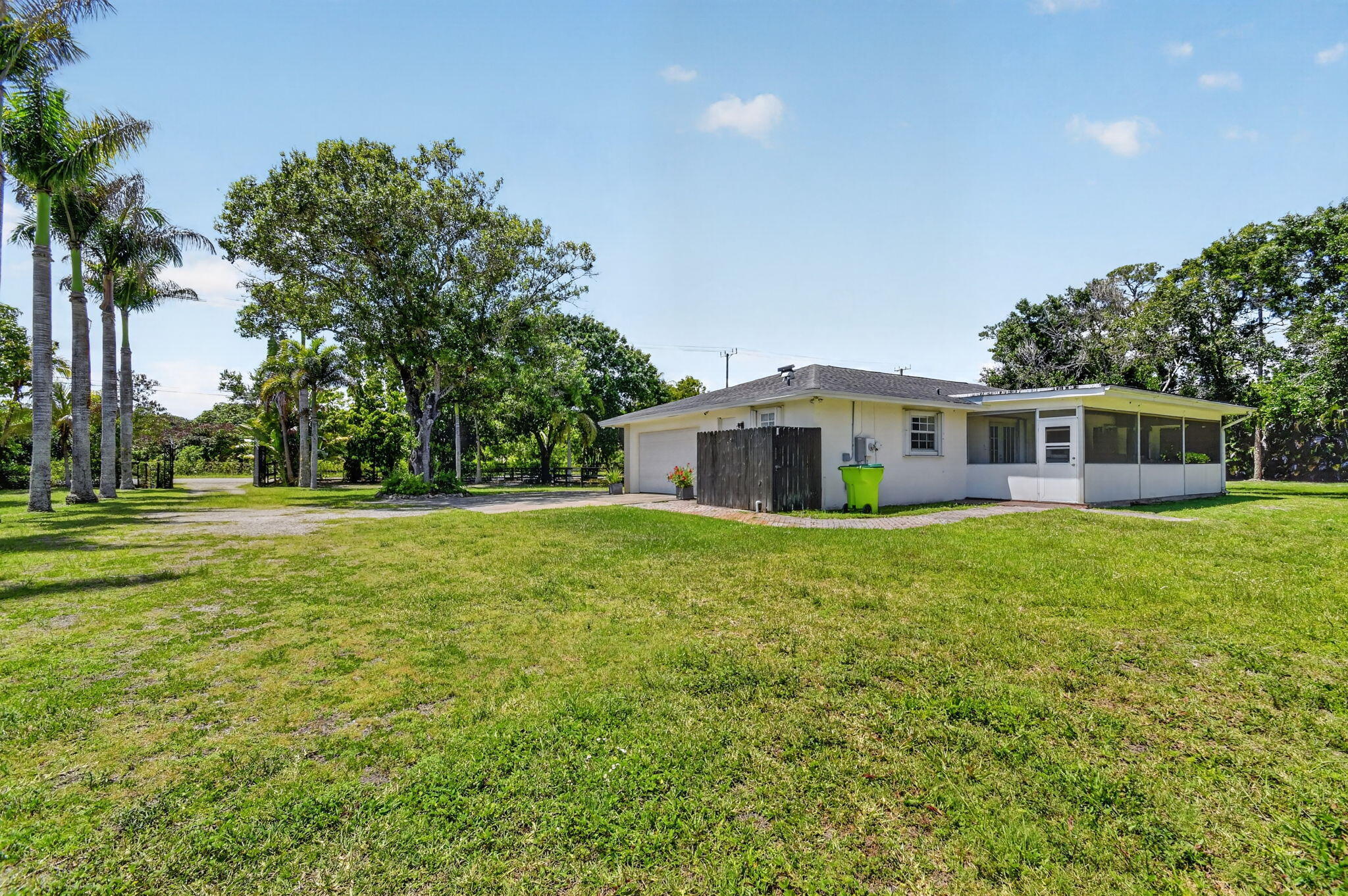 LOXAHATCHEE GROVES - Residential