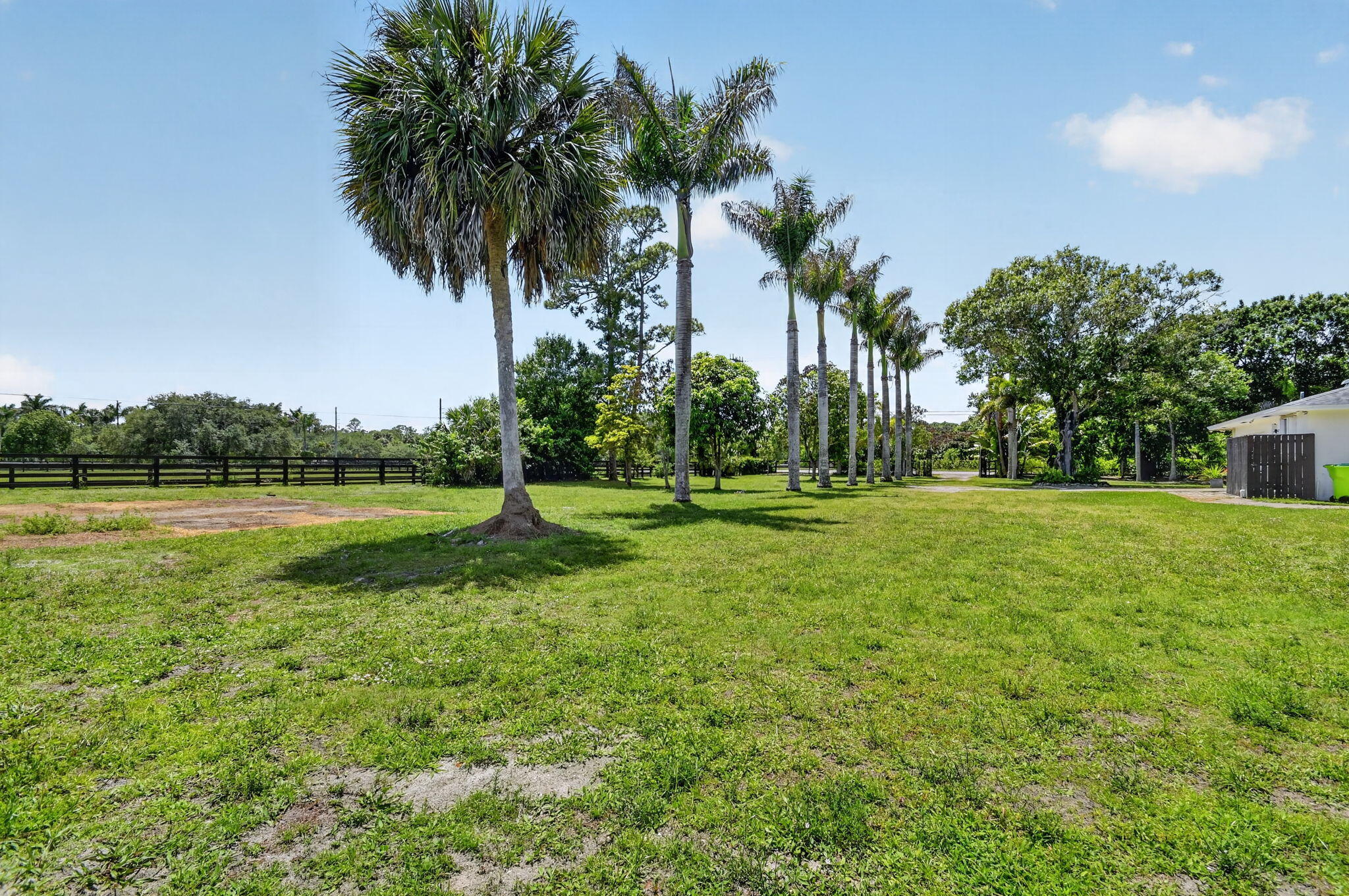 LOXAHATCHEE GROVES - Residential