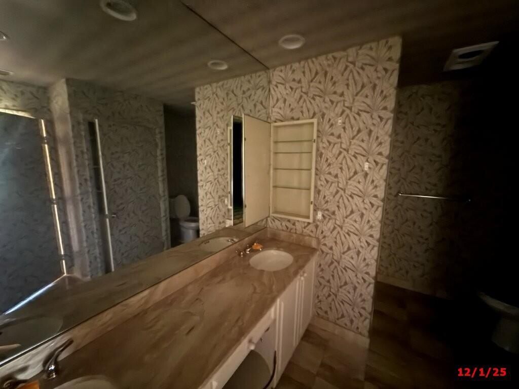 WINDSOR AT HUNTERS CONDO - Residential