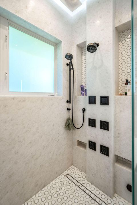 Tiny photo for 4130 NE 31st Avenue, Lighthouse Point, FL 33064 (MLS # B26028407)