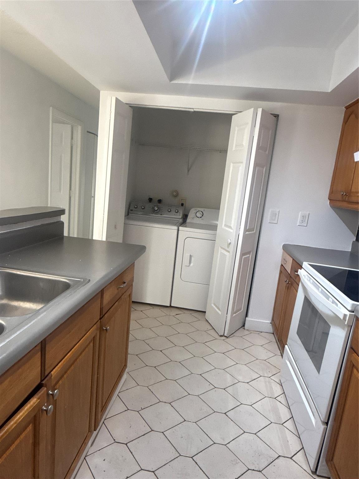 North Lauderdale Village - Residential Lease