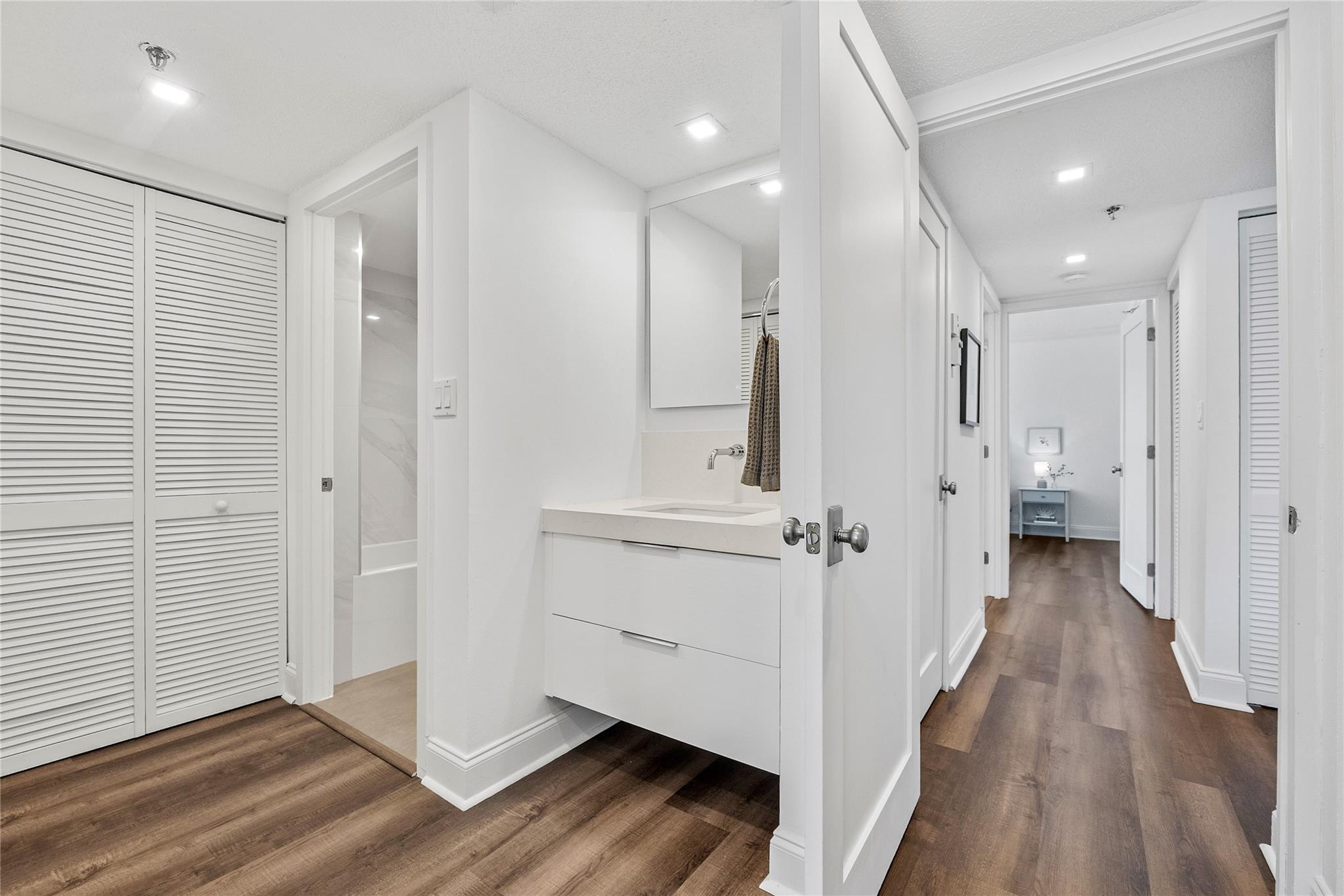 WATERVIEW CONDO - Residential Lease