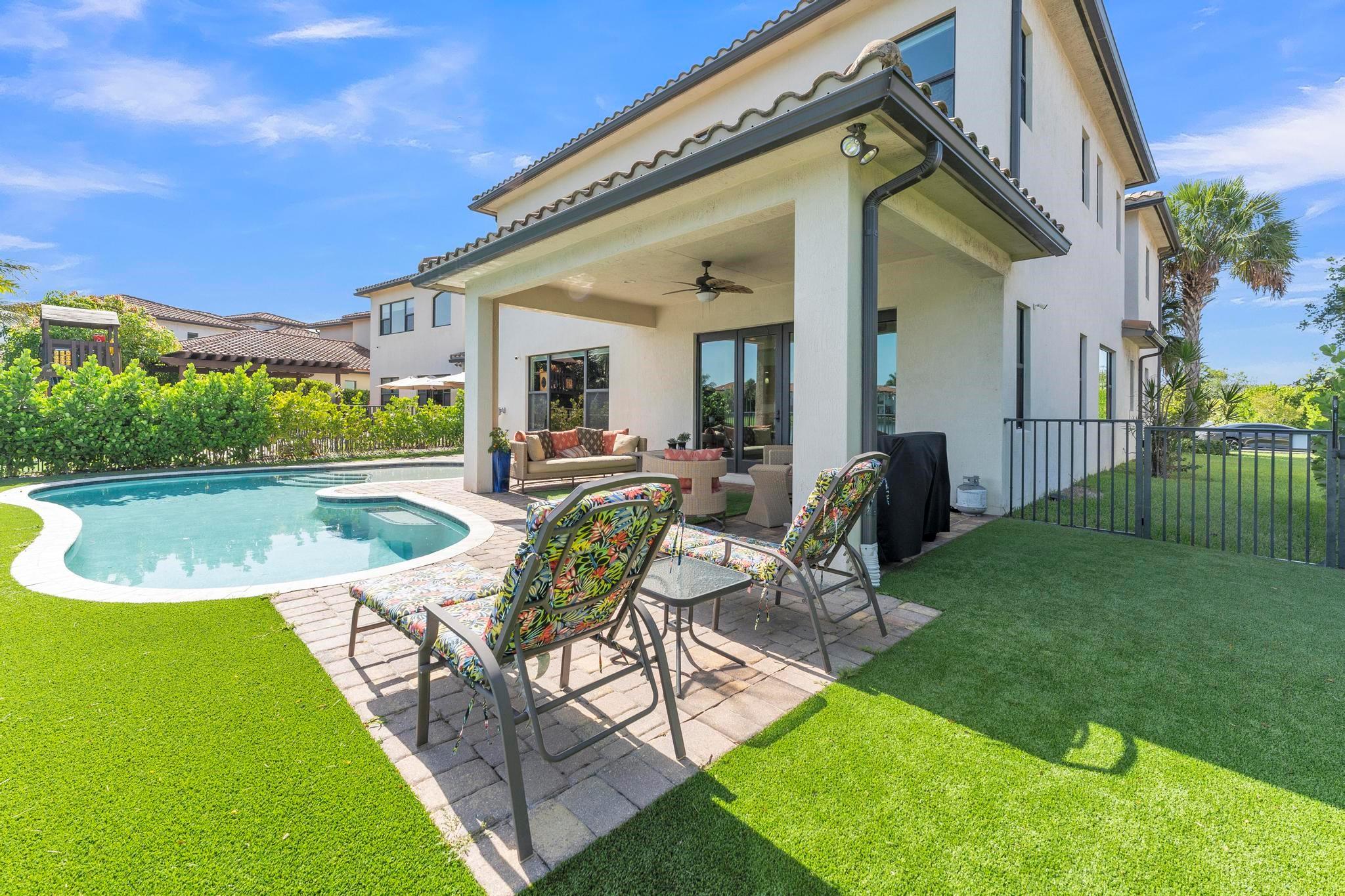 Pembroke Lakes South 119- - Residential