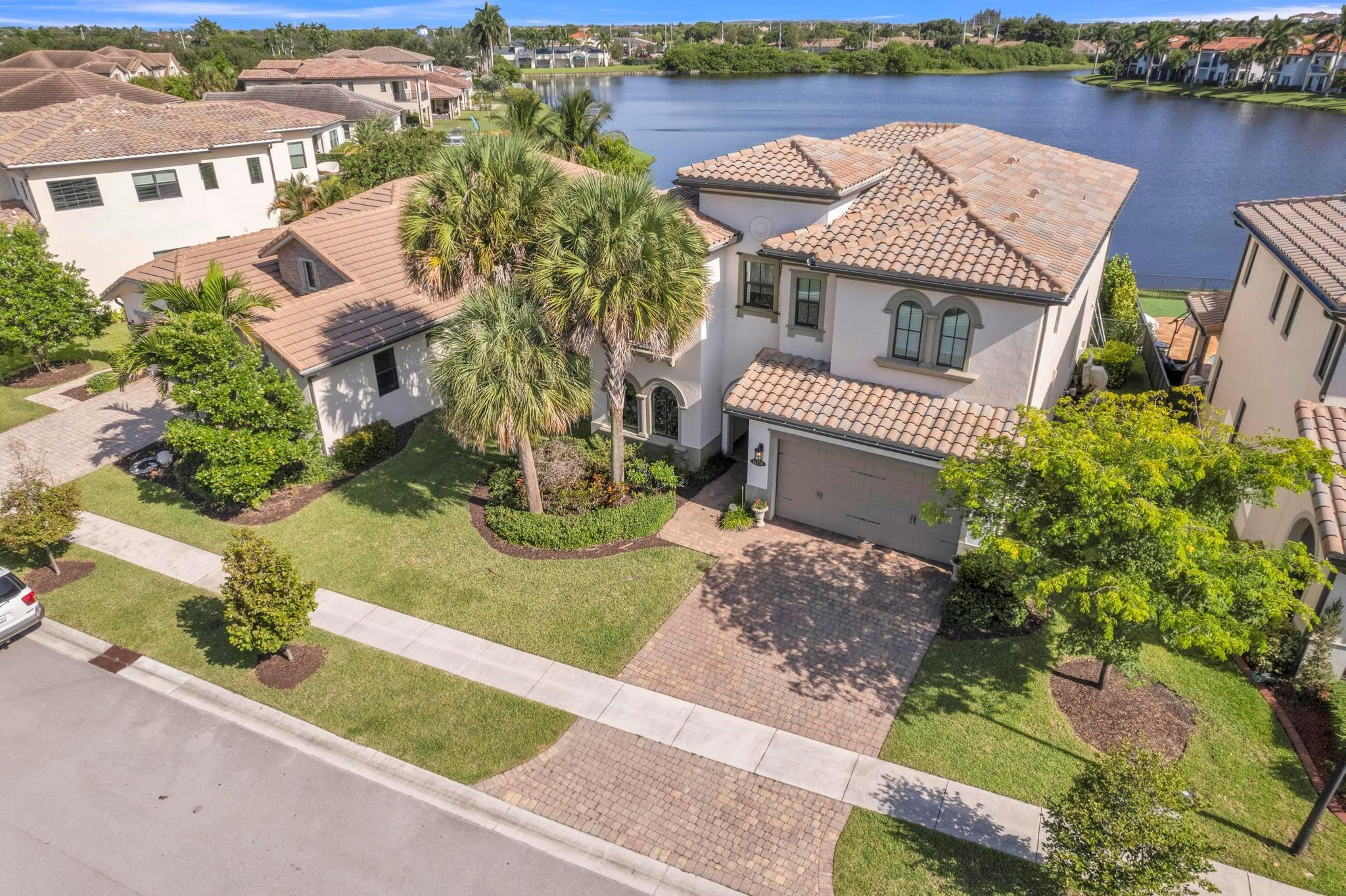 Pembroke Lakes South 119- - Residential